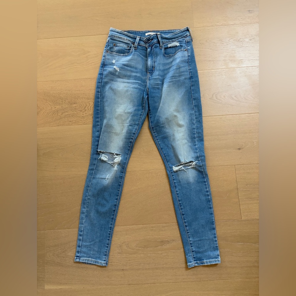 Levi Strauss 721 Women's High Rise Distressed Blue Slim Jeans, Great Condition